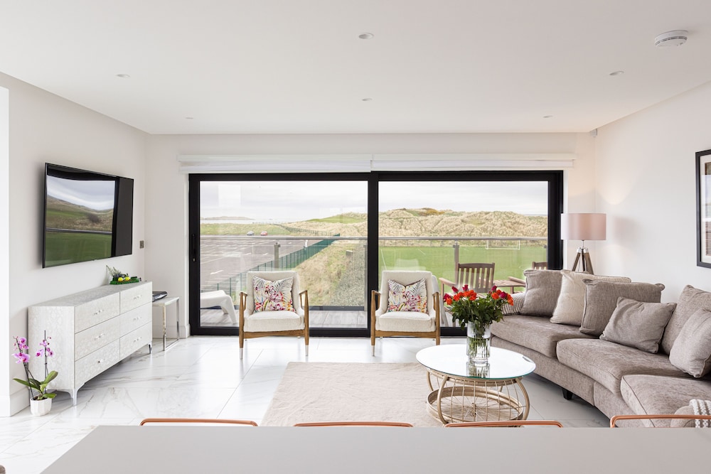 Hotel Curran Gate Luxury Apartments, Portrush - Image 1