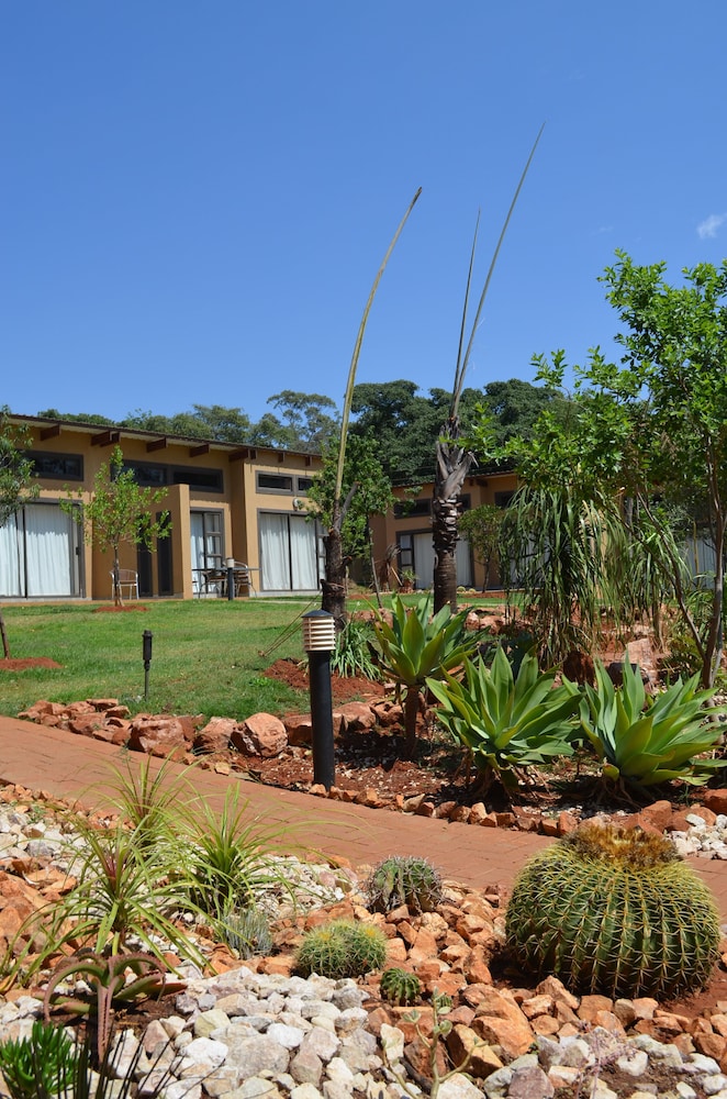 Manor Hills Guest Lodge