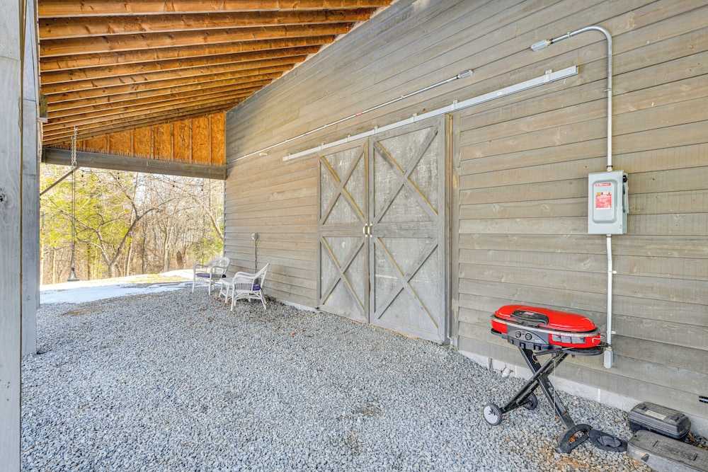 Countryside Barndominium in Virginia w/ Patio