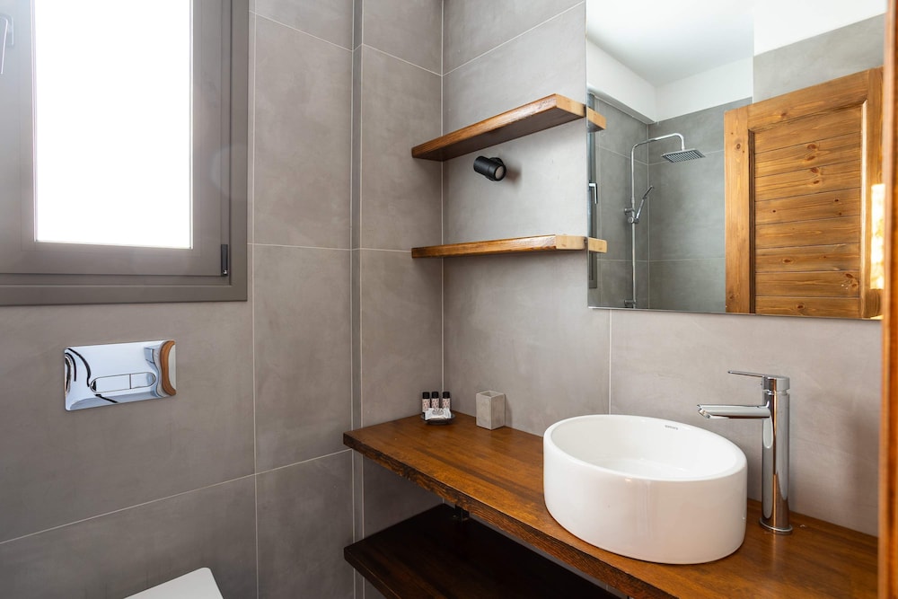 Eneos Boutique Residence - Koroni Garden Gem