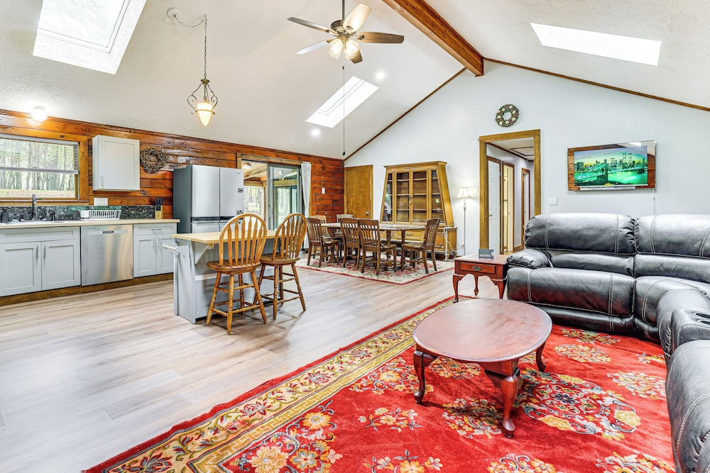 Long Pond Log Cabin w/ Hot Tub Soaks & Outdoor Fun