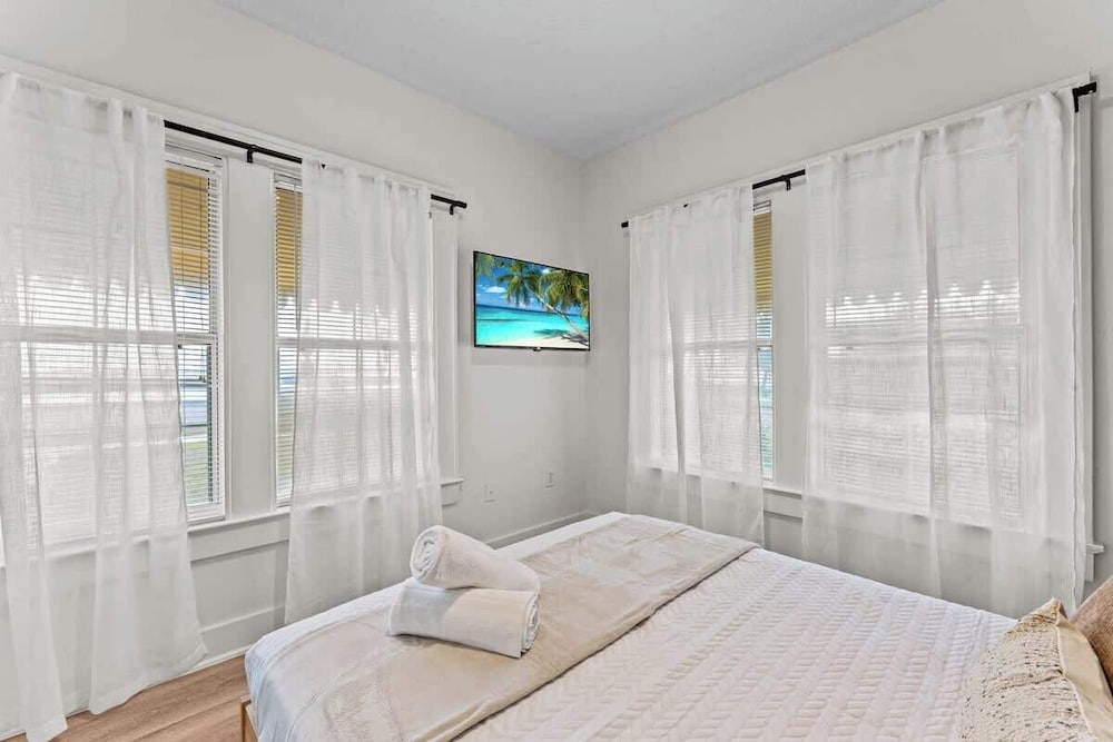 304 Lakeshore - Unit 1 and 2