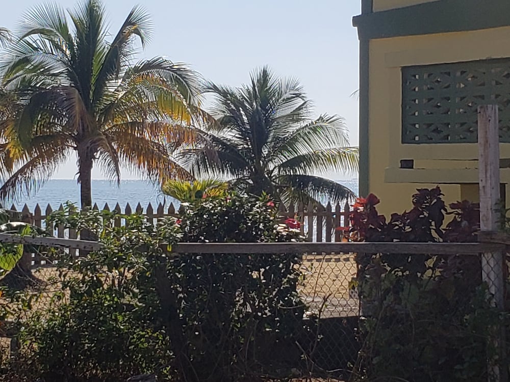 Belize Vacations - Pal's on the Beach - A Gold Standard Hotel - Property Image 5