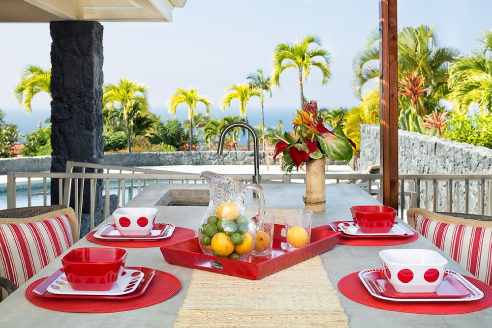 Gated Keauhou Residences w Ocean Views Pool