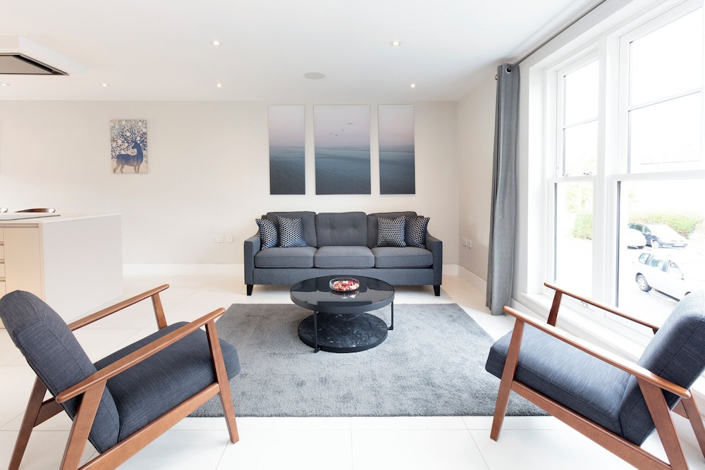 Fabulous Central Windsor Town House