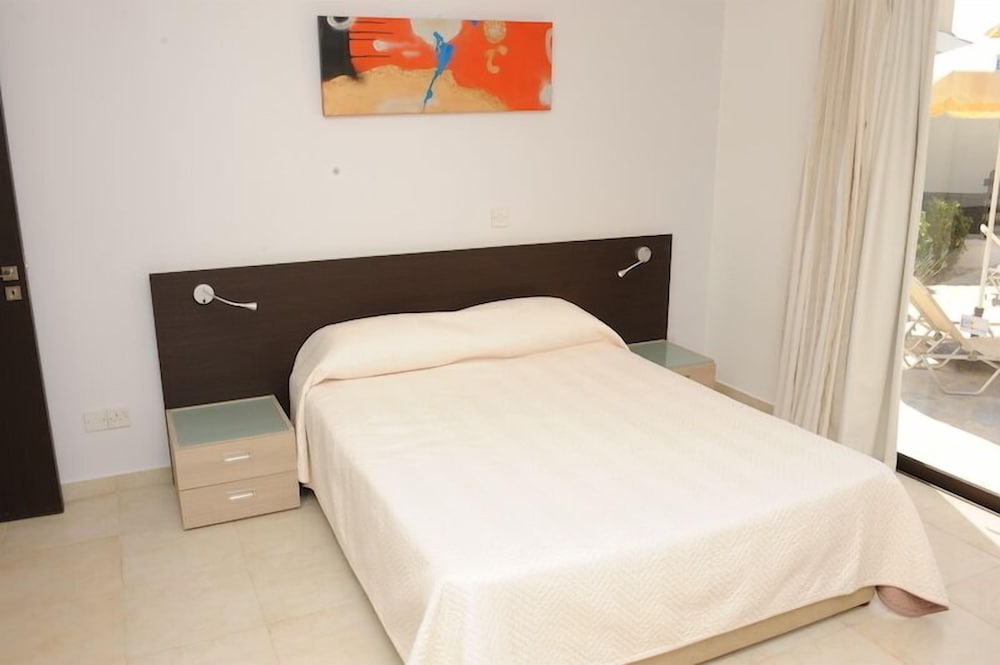 Platzia Beach Villas