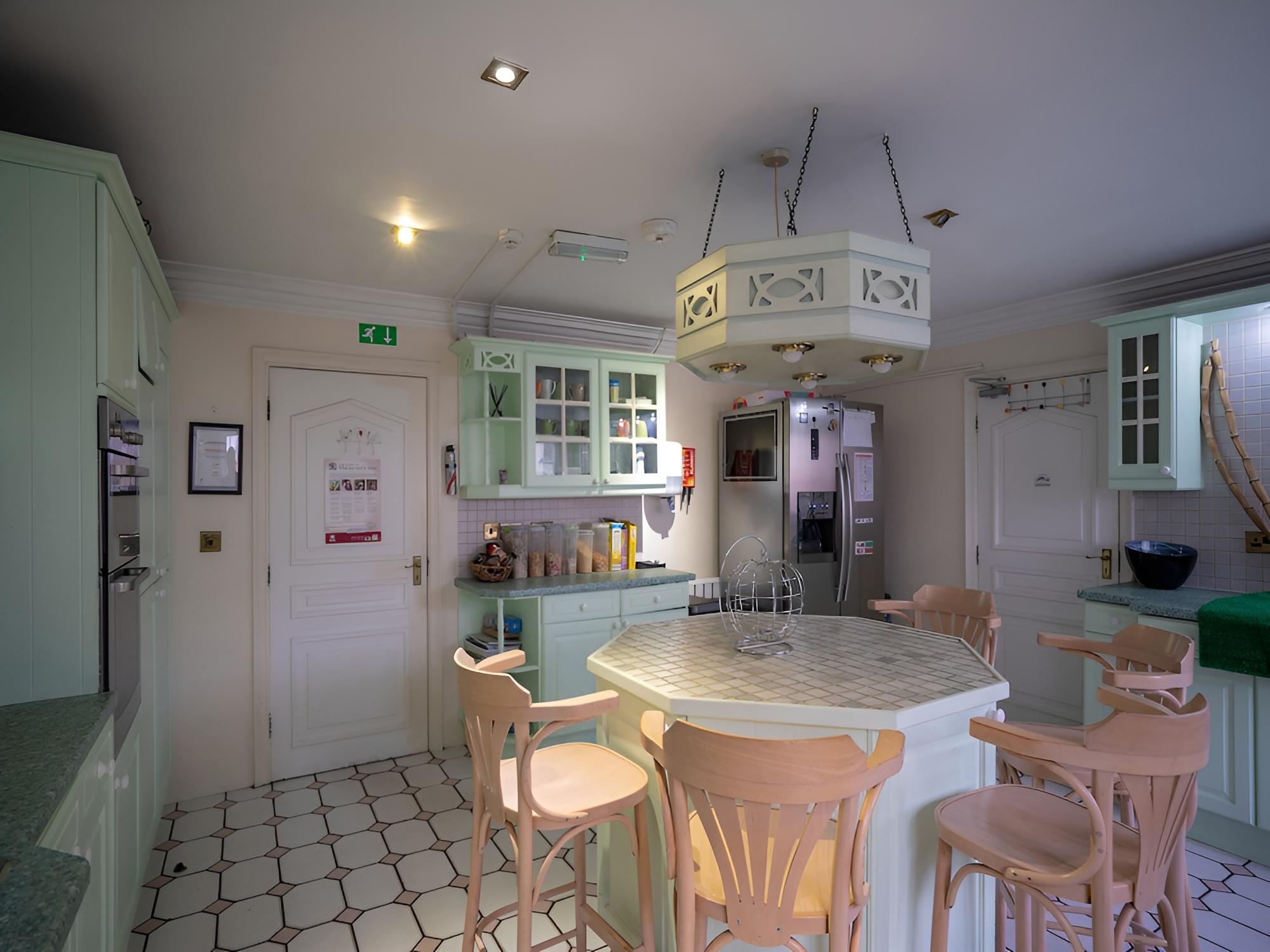 OakCroft GuestHouse Manchester Airport