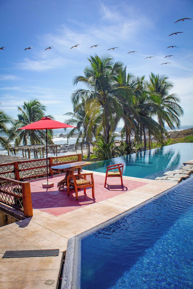 Casa Irekua Luxury beachfront retreat
