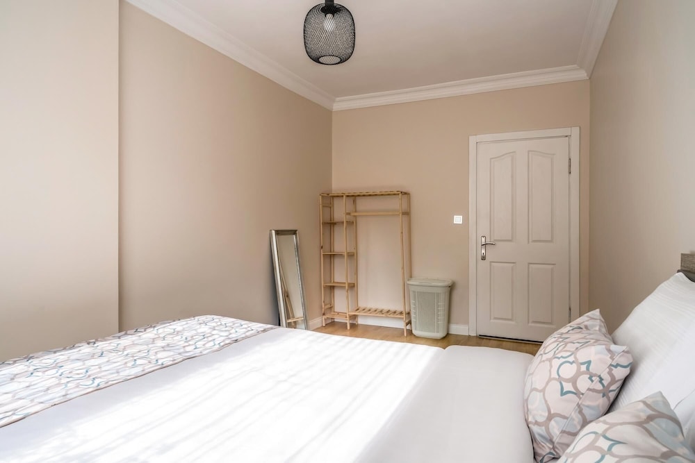 Spacious and Fully Furnished Flat in Bahcelievler