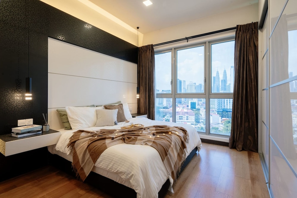Regalia Residence KL Infinity Pool