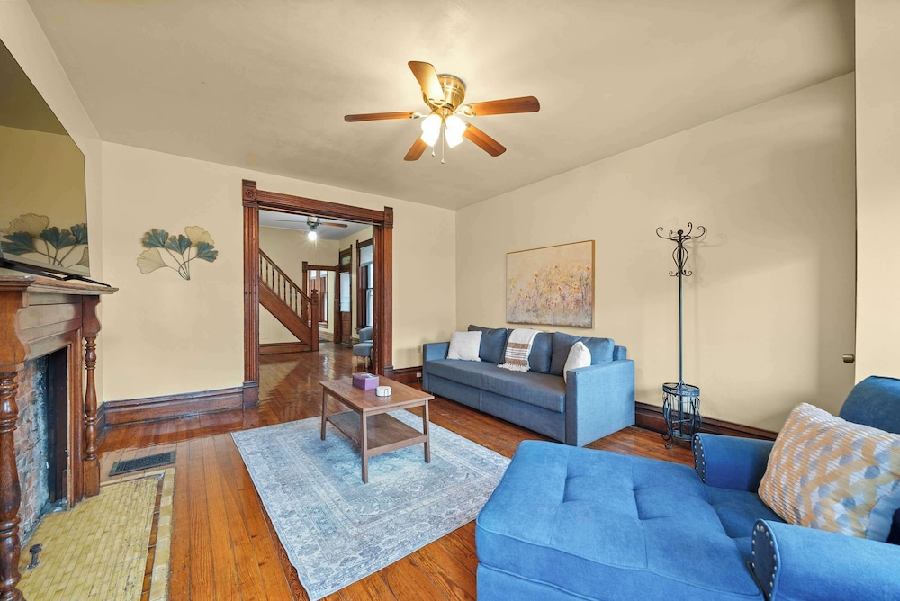 Vino & Vibes Villa Sleeps 6!