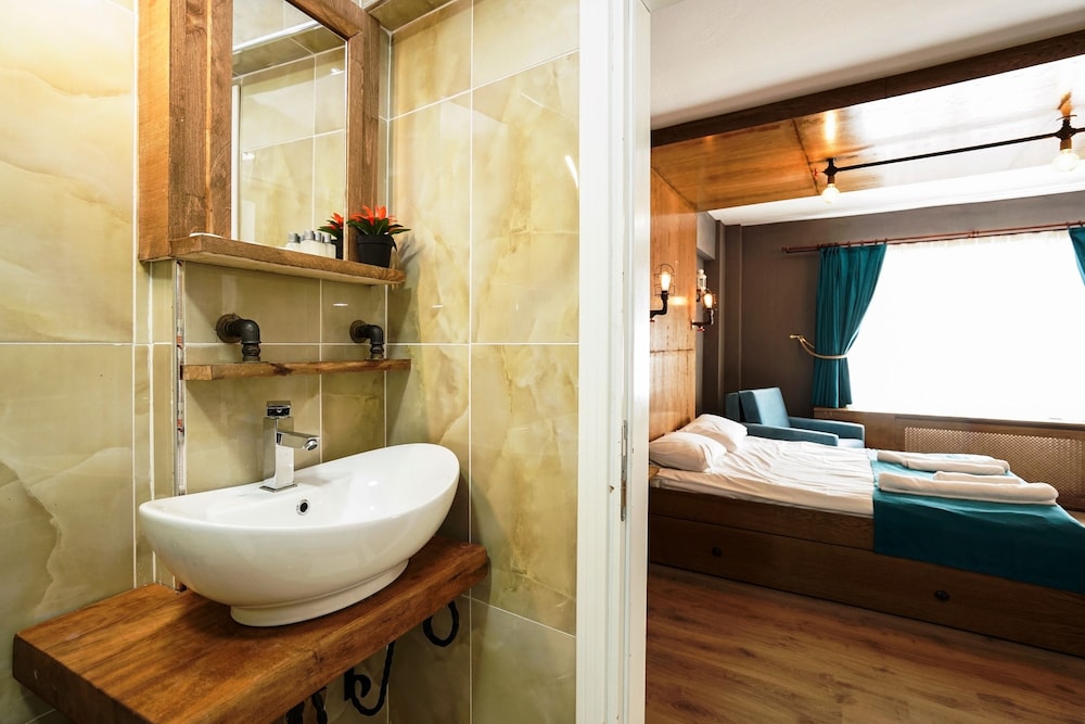 Cube Suitler - Image 53