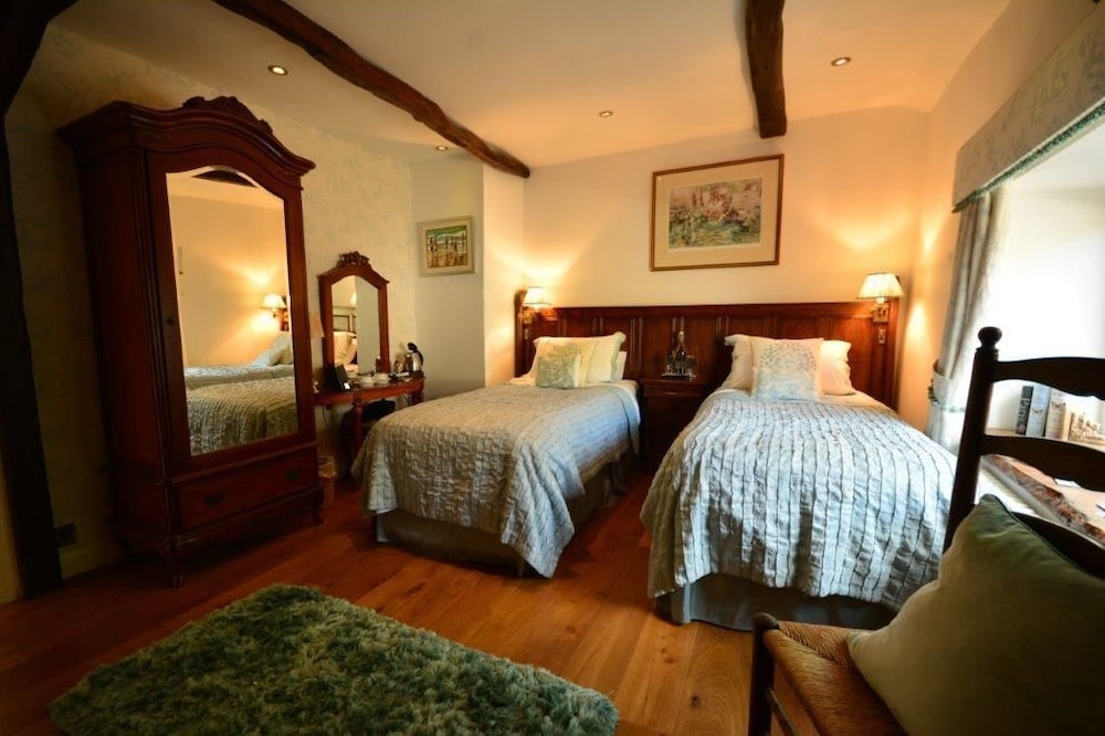 Busfeild Arms view 2