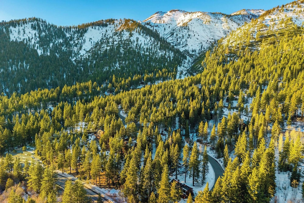 Views + Mins to Skiing, Lake, & Incline Village Incline Serenity by Avantstay