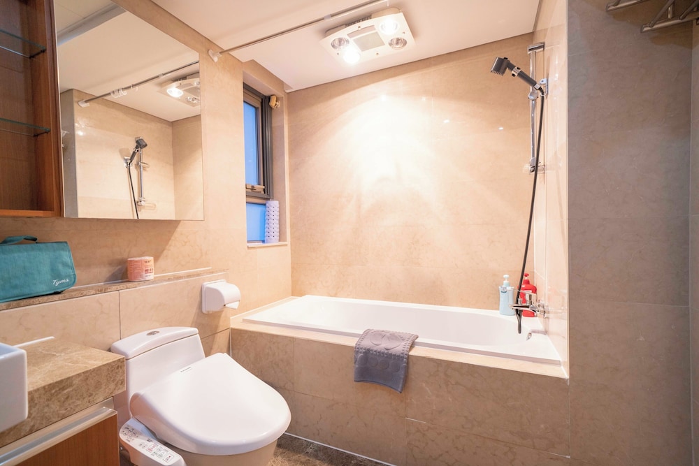 Tyms Morden 3BR 2BA APT Bella Vita