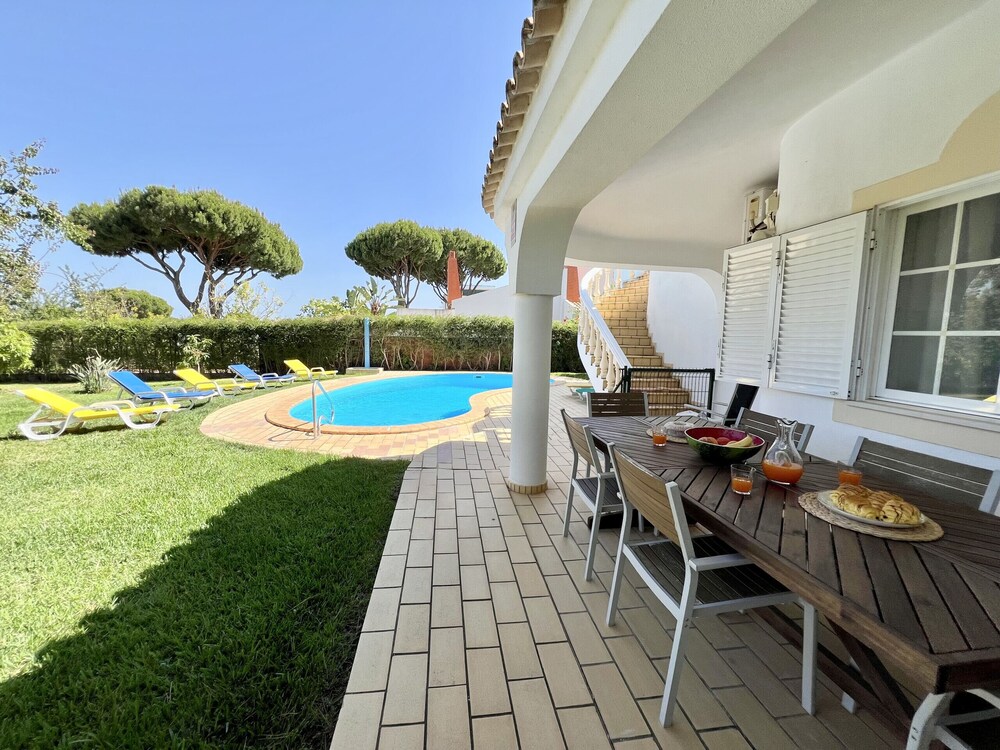 Vilamoura White House Villa by Homing