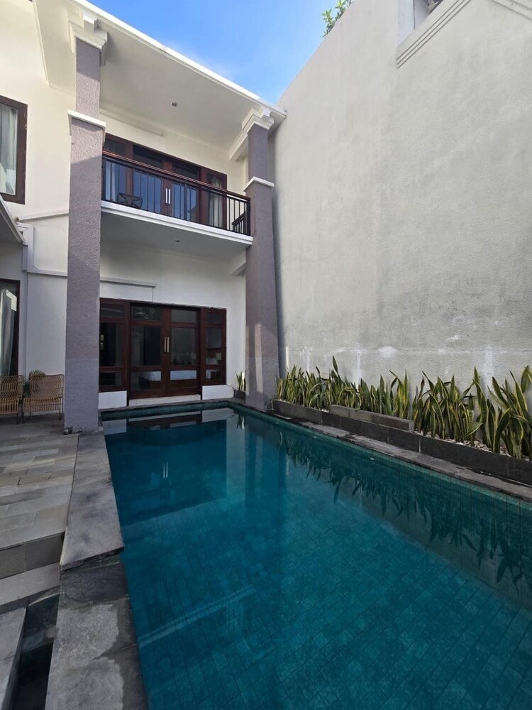 Villa Aura