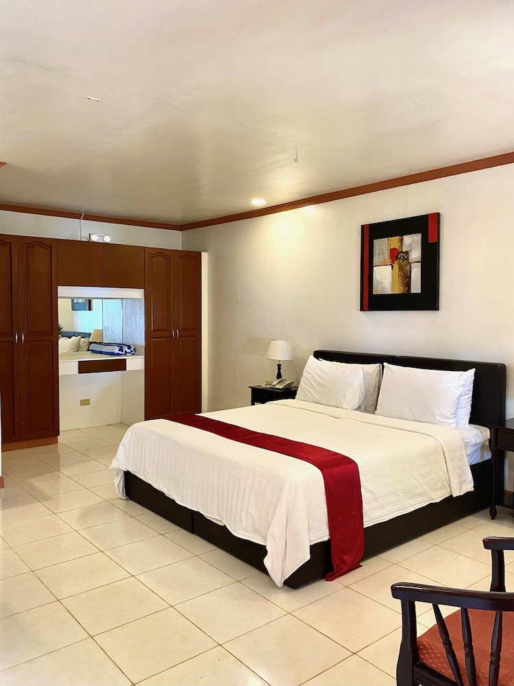 Anda White Beach Resort 37