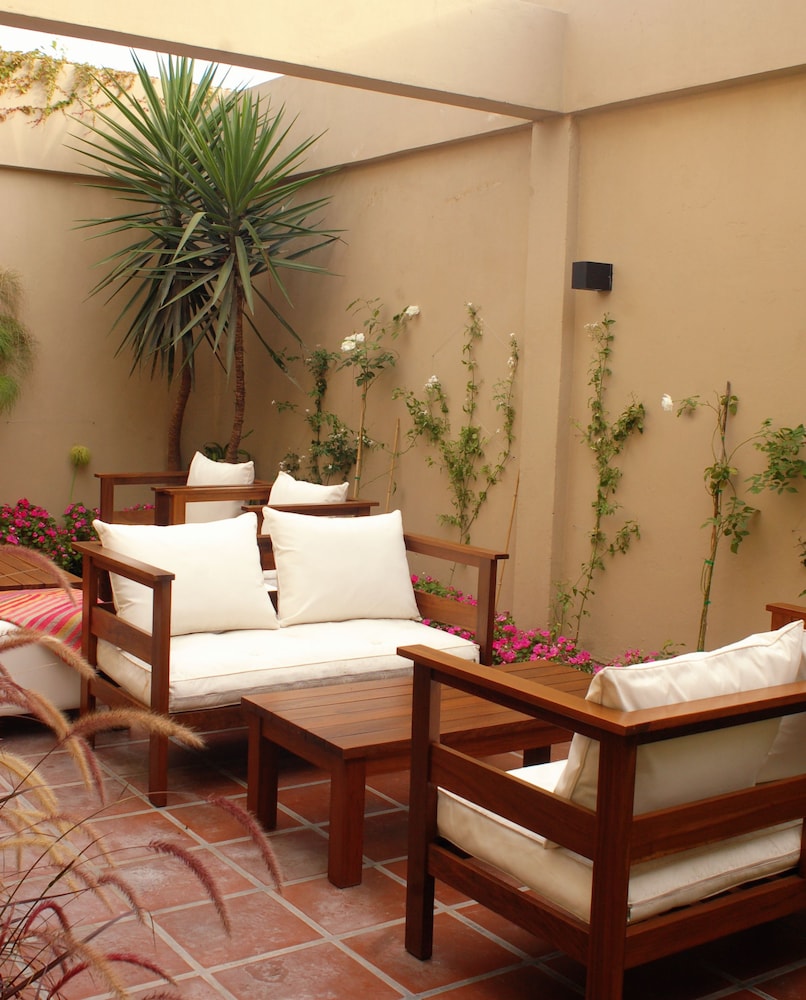 Hotel Tayka Hotel - Image 1