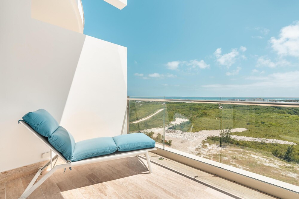 Amazing Penthouse in Exclusive Tower in Capcana