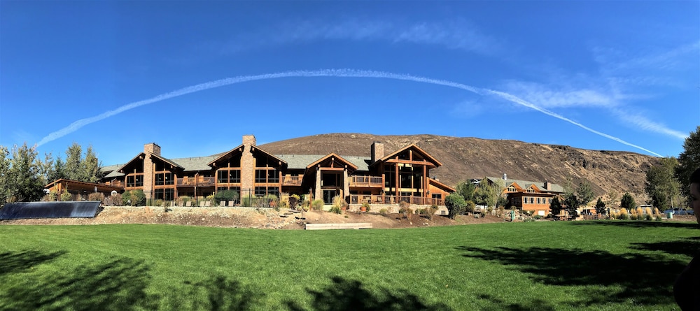 Yakima Vacations - The Lodge at Canyon River Ranch - Property Image 6
