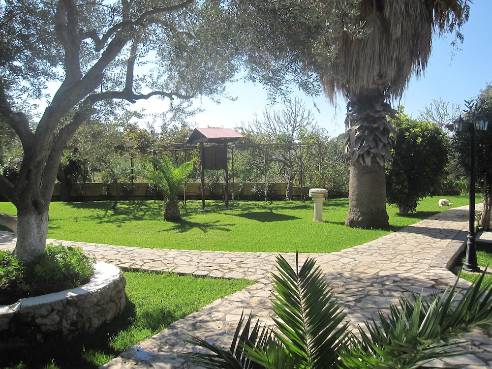 Lorenzo House Apartments