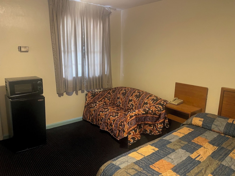 Traveler's Motel