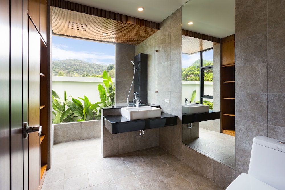 Nai Harn Baan-Bua Villas
