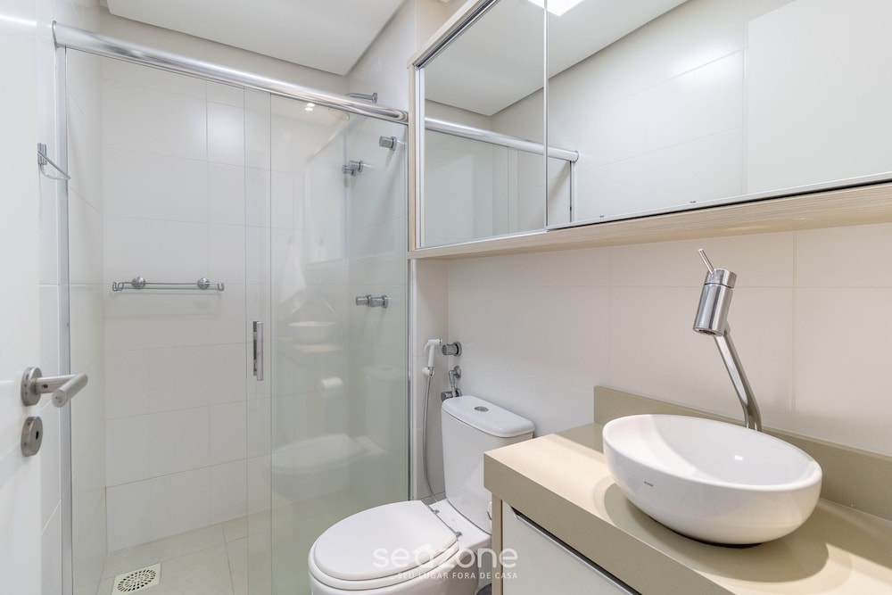 Full Apartment With Amazing View! Lrc0703