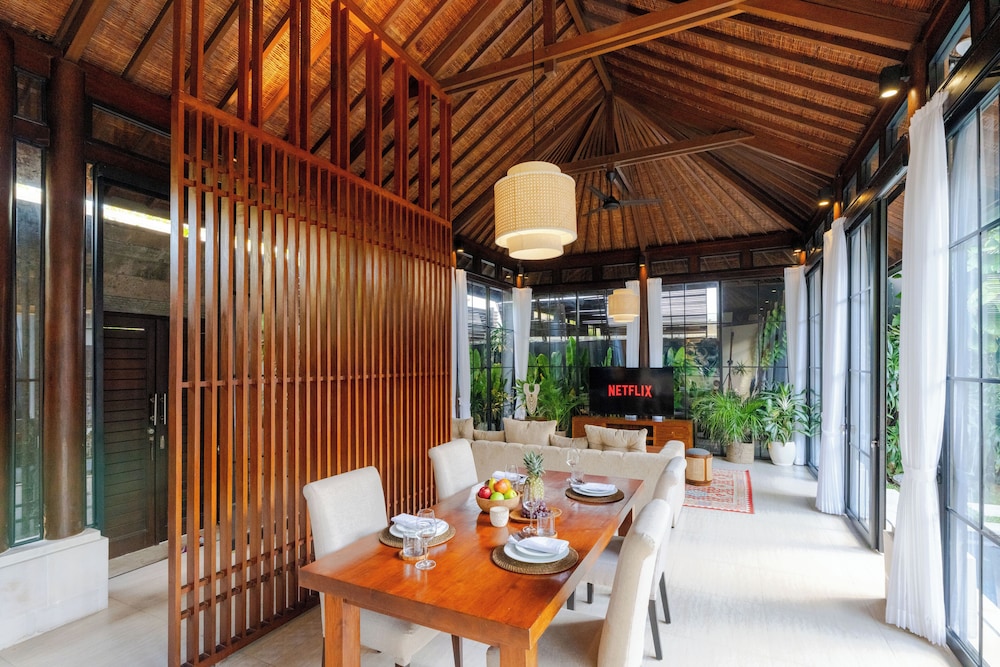 Villa Boholuma by Pertama Management