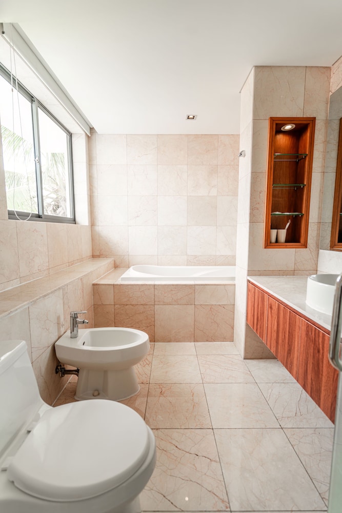 Ocean Luxury Villas By Emblemsea view 4