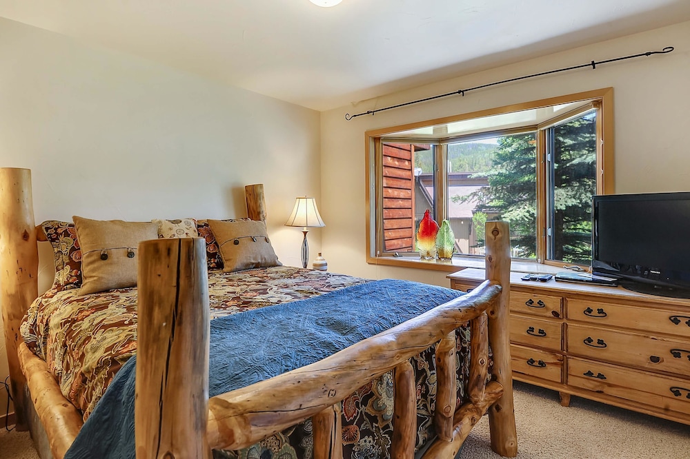 Slopeside 202 3 Bedroom Holiday Home by Winter Park Lodging Company