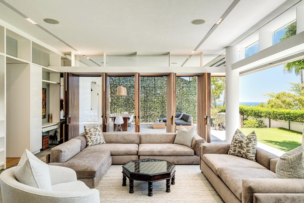 Opulent Spacious Fresnaye Sea View Leonotis Villa
