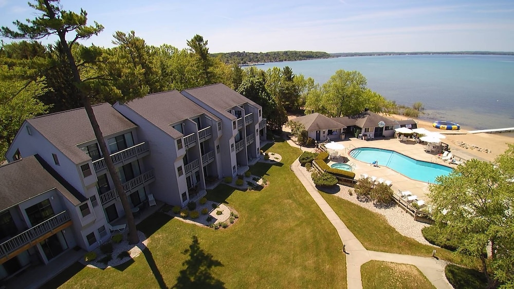 2 Bedroom Condo Golf Course Views 5166 view 2