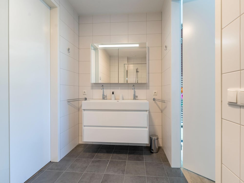 Holiday Home in Harderwijk With Private Jacuzzi view 4