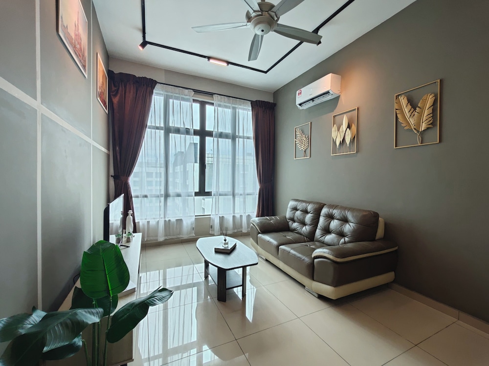 Kempas Dsummit Residences by Antlerzone