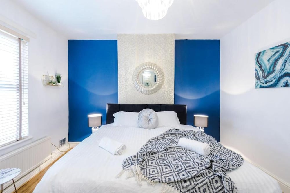 Spacious Bed Rest Stay in Salford City