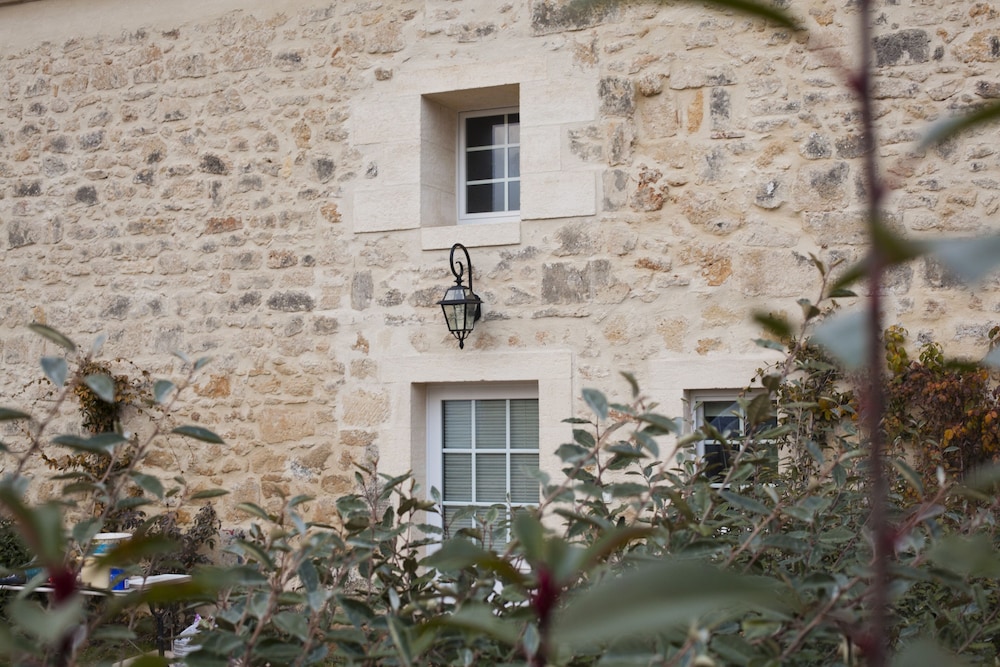 Château Latour Segur Suites & Spa