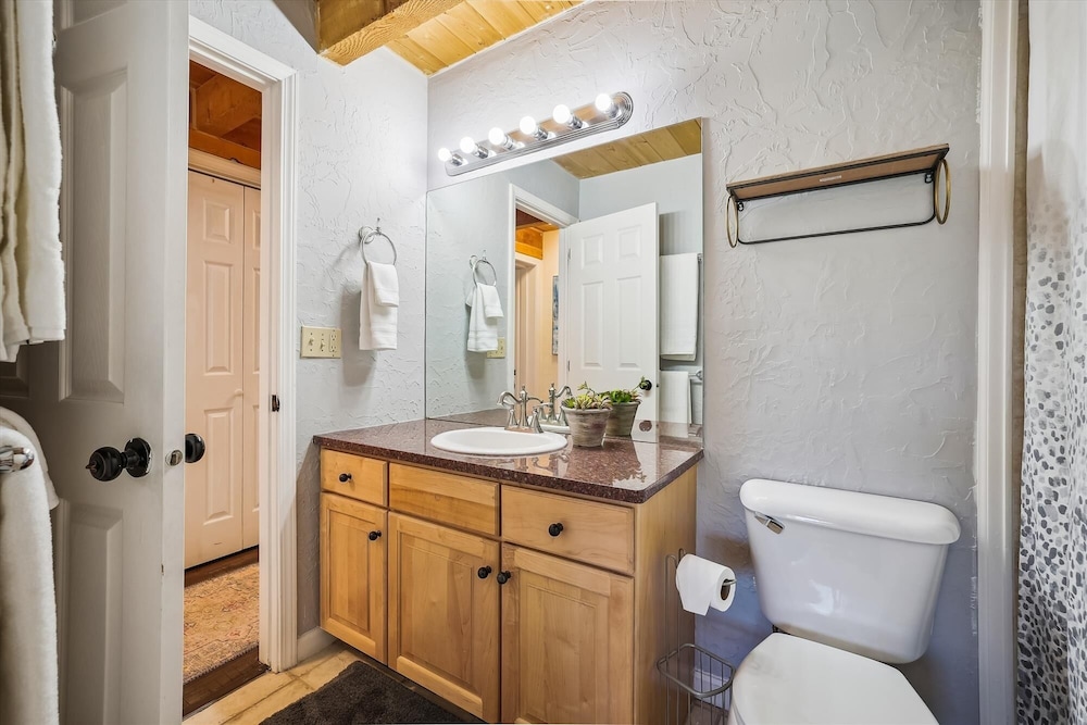 American Way Chalet 5 Bedroom Home