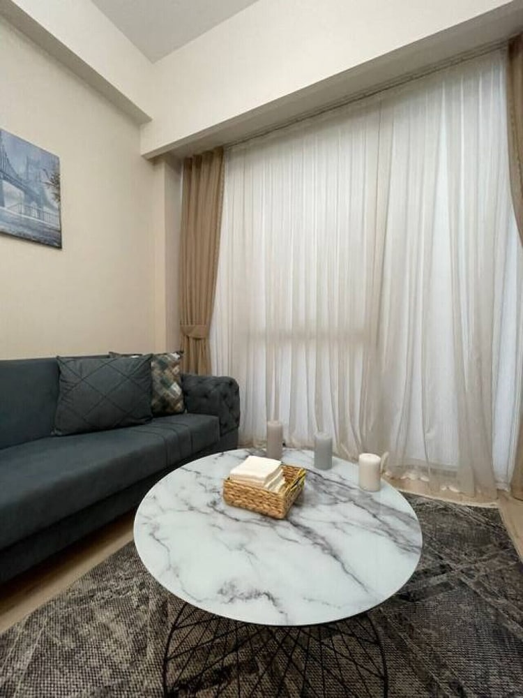 Modern Deluxe 1 1 Living Apartment Near Mall of Istanbul