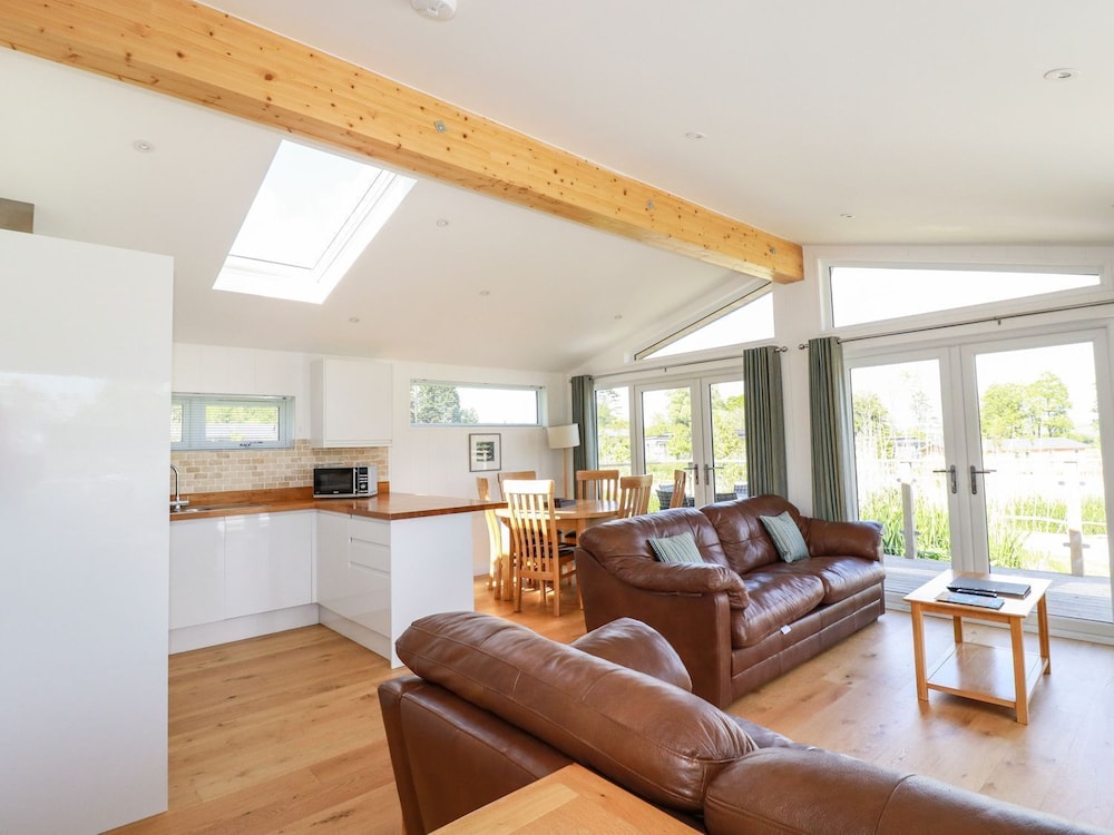5 Meadow Retreat