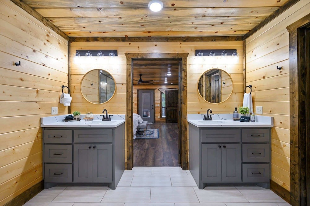 Red Fern Cabin Beauty Awaits