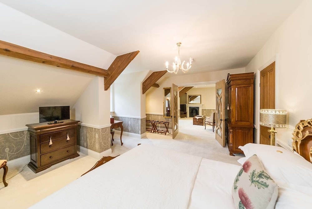 West Layton Manor