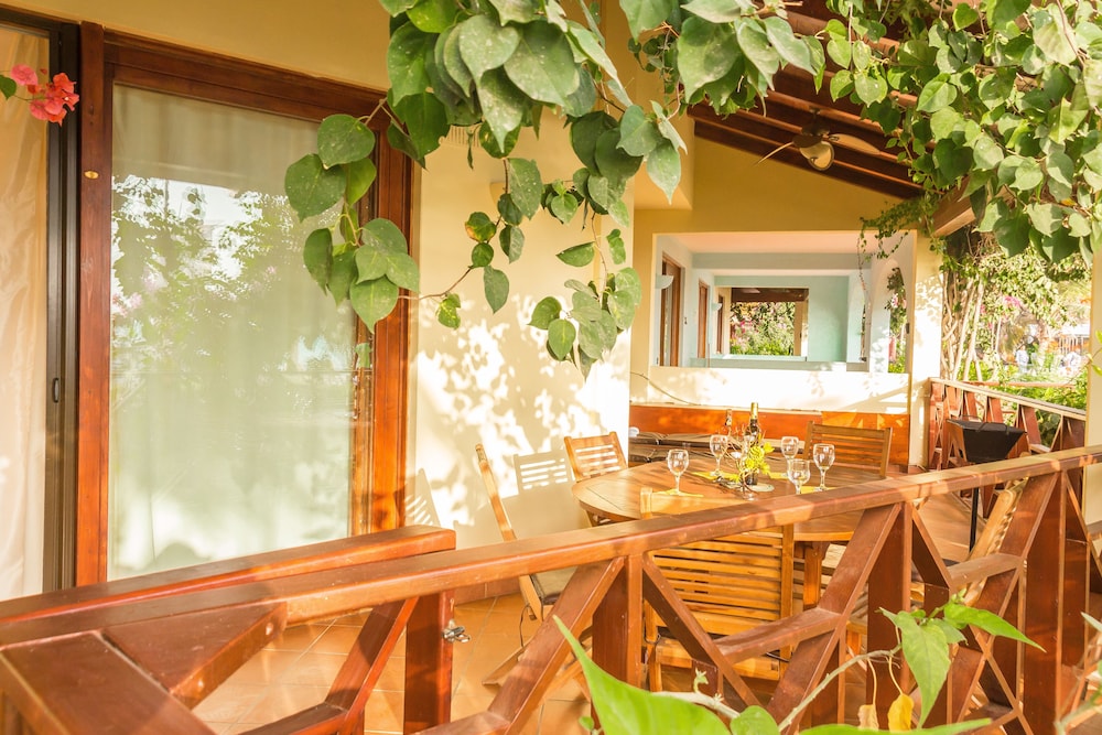 AJP Holidays - Porto Antigo 2 Beachfront Apartment