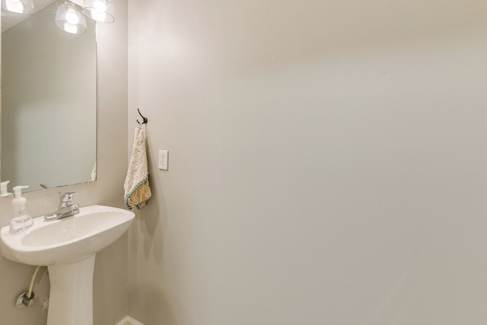 2 Mi to Tiger Territory! Condo w/ Community Pool