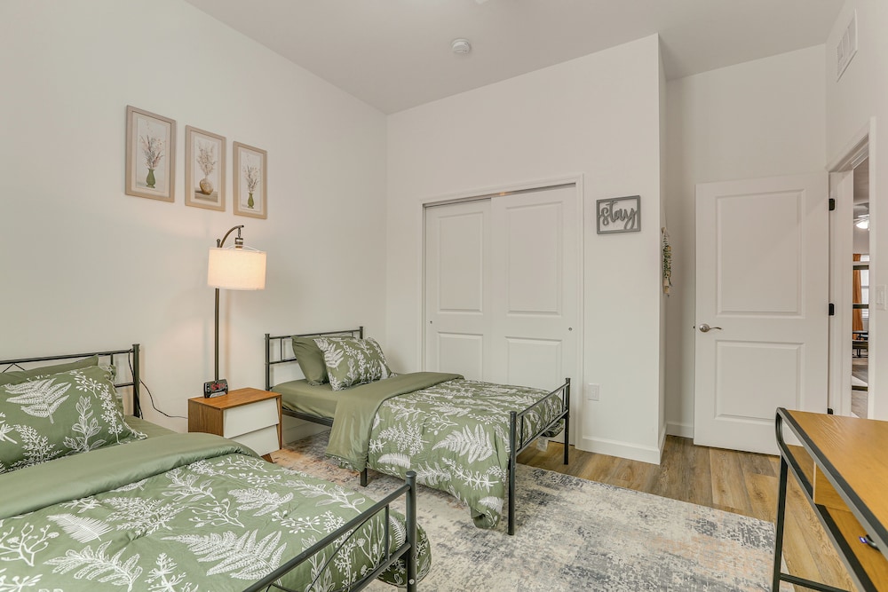 Walkable Downtown Labelle Apt w/ Private Balcony!