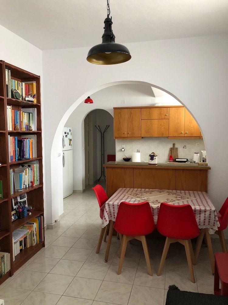 Cozy and Peaceful Apartment in the Center of Naxos