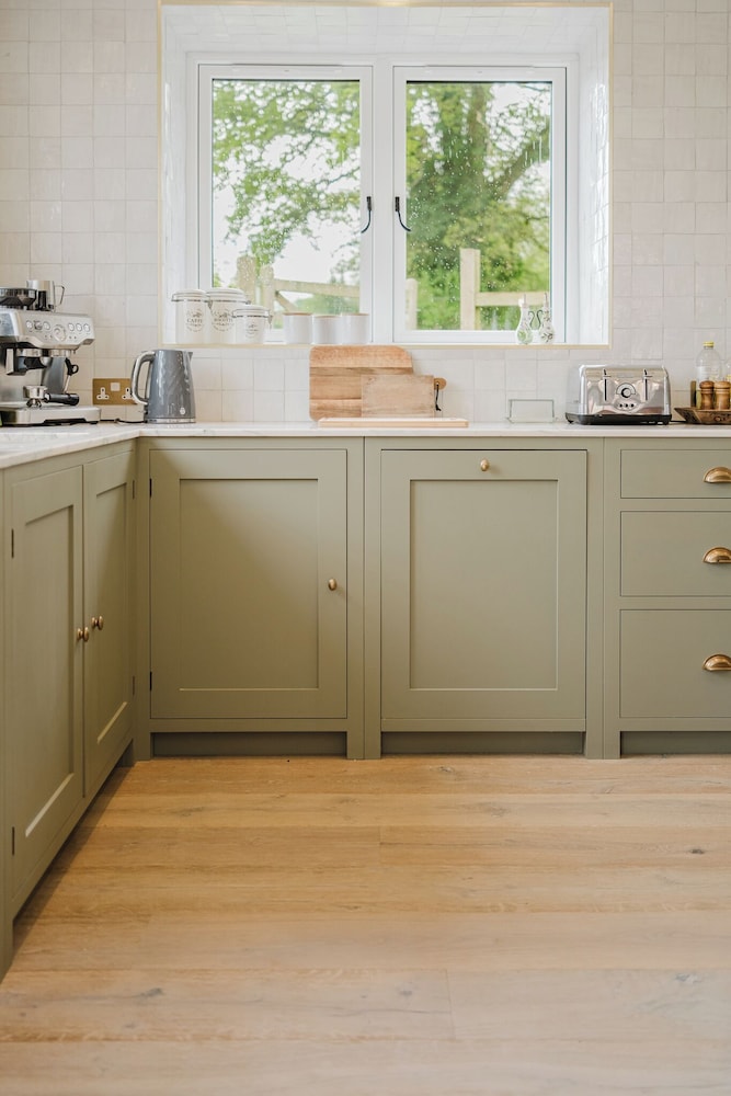 Mulberry Cottage 5BD in Wiltshire