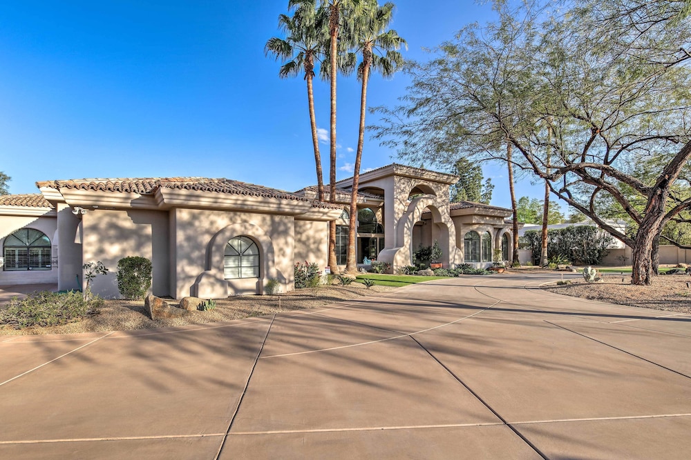Lavish Paradise Valley Home w/ Sports Court & Pool