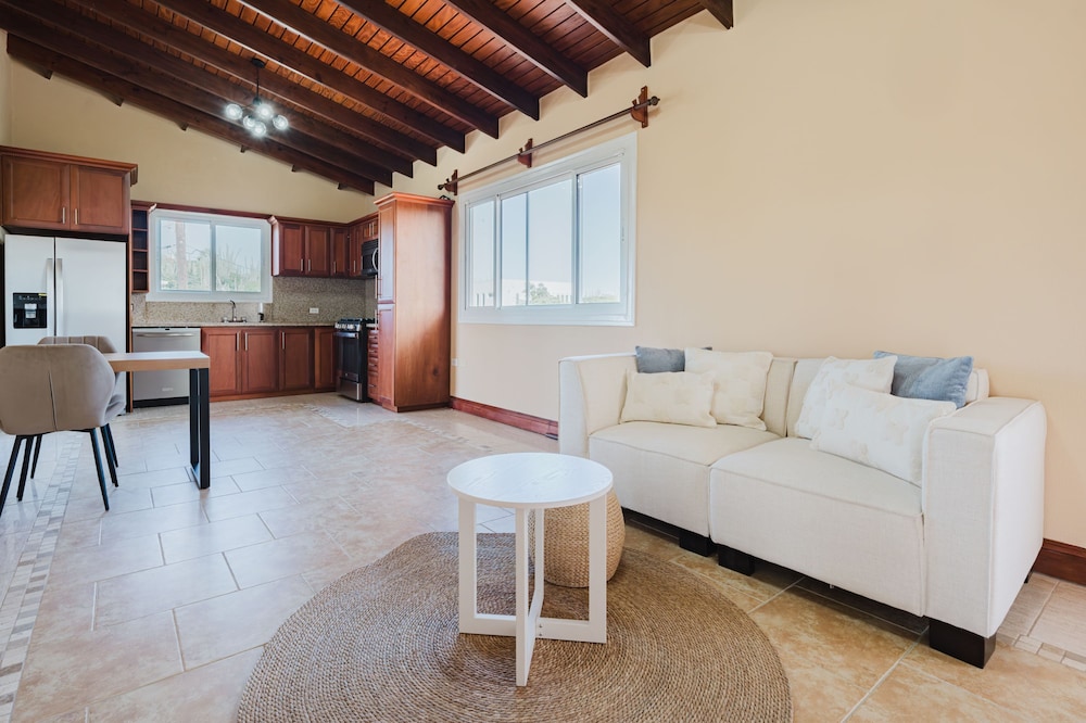 5 Bedroom Villa With Amazing View of Aruba Nature